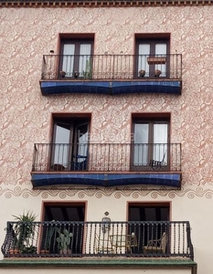 Piso con 2 habitaciones con ascensor, calefacción, aire acondicionado y vistas a la montaña en Barcelona
