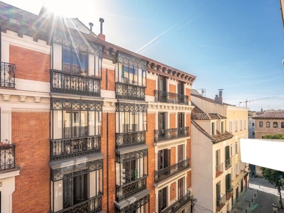 Piso con 2 habitaciones con ascensor en Cortes-Huertas Madrid