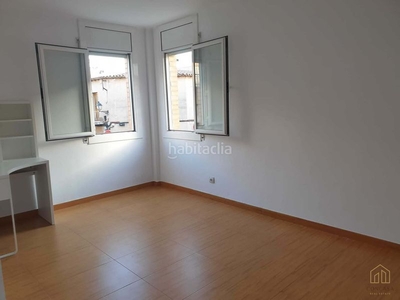 Piso en carrer muntanya piso con 3 habitaciones con ascensor y aire acondicionado en Viladecans