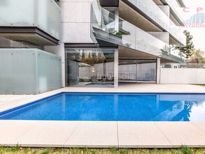 Piso magnífico piso de 522 m2, 4 dormitorios y terraza; situado en urbanización de lujo cerrada. en Madrid
