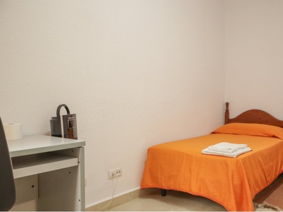 Se alquila habitación en piso de 4 habitaciones en Chamberí, Madrid