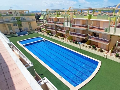 Ático con terrazas y piscina en Xeraco Playa.