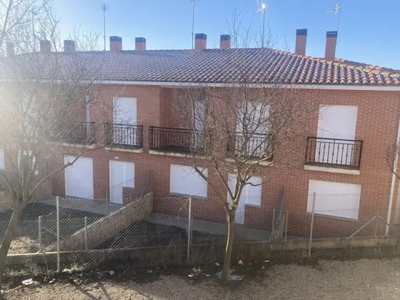 Casa adosada en venta en Calle Calle Herrenes en Mucientes por 101,000 €