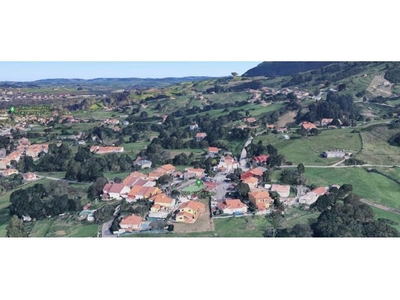 Casa de Piedra rodeada de naturaleza cerca de la ciudad