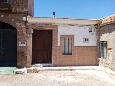 Casa en venta en Calle de Don Juan Bautista Donaire en Consuegra por 29,000 €