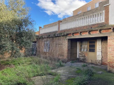 Casa en venta en Calle de Santiago Ramón y Cajal en Alagón por 95,000 €