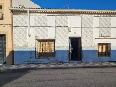 Casa en venta en Calle Menedez Pelayo en La Villa de Don Fadrique por 35,000 €