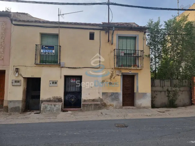Casa en venta en Madrona en Área Rural por 39,000 €