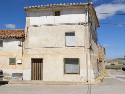 Casa en venta en Torralba de los Sisones en Torralba de los Sisones por 20,000 €
