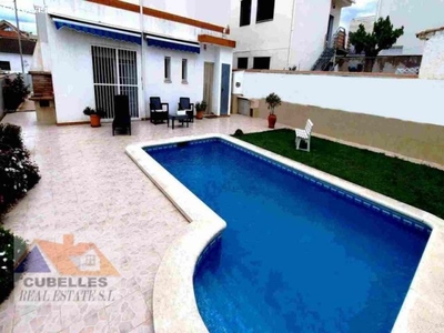 CASA excepcional casa a 4 vientos!! 5 Habitaciones con piscina en una ubicación