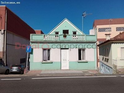 Casa urbana con terraza y jardín