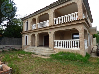 Chalet en venta en Montserrat, Valencia