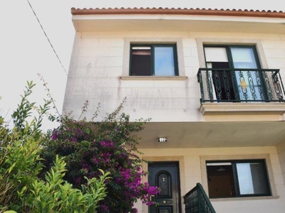 Magnífico chalet adosado con terraza a dos minutos de la playa .