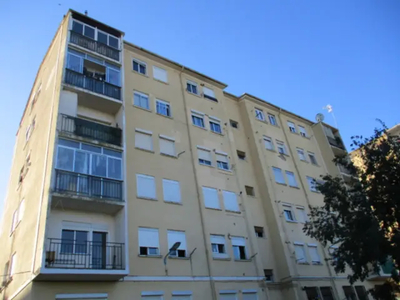 Piso en venta en Calle de Balaitus, número 00 en Barbastro por 18,500 €