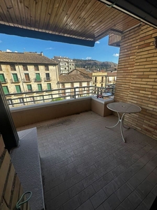 Piso en venta en Graus de 3 habitaciones con terraza y garaje