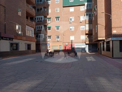 Piso en venta en Plaza Italia en Casco Antiguo por 110,000 €