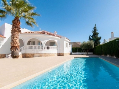 Villa en Venta en Benijófar, Alicante