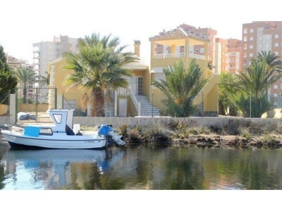 Villa en Venta en La Manga del Mar Menor, Murcia