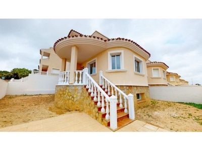 Villa en Venta en San Miguel de Salinas, Alicante