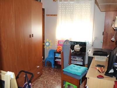 Apartamento se vende piso totalmente reformado en Oliva
