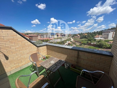 Ático en alquiler en Fuentecillas - Universidades de 2 habitaciones con terraza y garaje