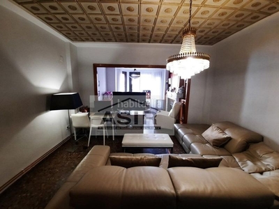Casa sin ninguna comisión!! excelente casa muy céntrica y con garaje a 20 metros de la plaza mayor en Alzira