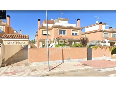 Chalet en venta en Carbajosa de La Sagrada