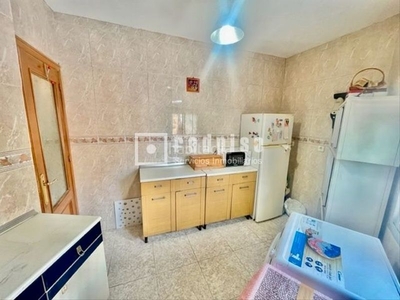 Piso bravo murillo, 3 dormitorios y 2 baños en Almenara-Ventilla Madrid