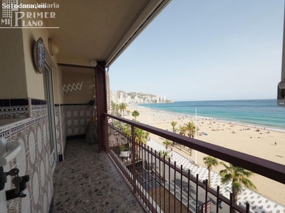 Piso dúplex en primera linea de playa, de 156 m2, con 2 dormitorios, 2 baños, 2 terrazas y garaje.