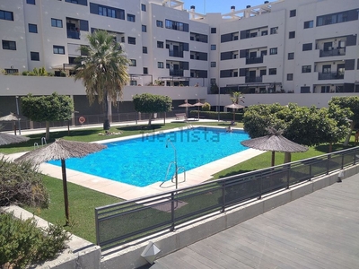 Piso en alquiler en Ctra Sanlúcar-Zona Cuatro Pinos de 3 habitaciones con piscina y garaje