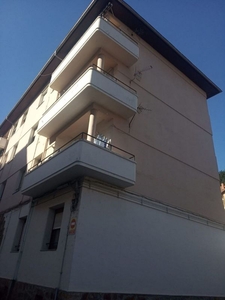 Piso en venta en Balmaseda de 3 habitaciones con terraza y balcón
