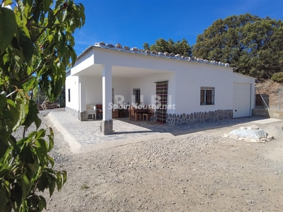 Villa independiente en venta en Torvizcón