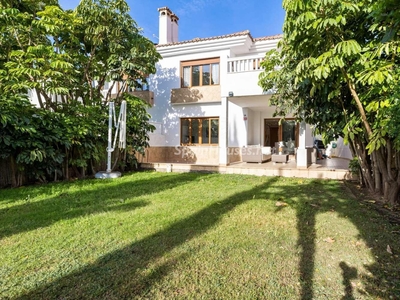 Villa pareada en venta en El Higuerón - Capellania, Benalmádena