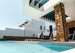 Casa bonita villa de estilo moderno en san pedro playa en Marbella