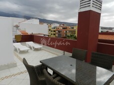 Apartamento de 2 dormitorios en Edf Emigrante 2 en venta en Playa San Juan LP23039