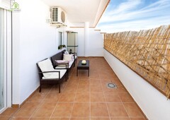Ático en Churriana de la Vega,20 m2 de terraza, una habitación, un baño.