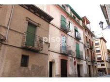 Casa en venta en Calle 7 de Febrero en Jaca por 199.000 €