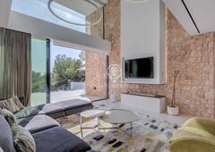 Chalet espectacular villa de excelente construcción a la venta en la mejor zona en Castelldefels