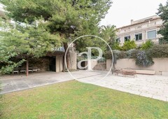 Piso exclusiva vivienda con terraza y jardín en venta en la bonanova en Barcelona
