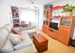Urbis te ofrece un apartamento en venta en Santa Marta de Tormes, Salamanca.