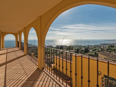 Alquiler casa villa con magníficas vistas al mar. en Benalmádena
