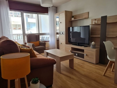 Alquiler de piso en Areal – Zona Centro de 3 habitaciones con terraza y muebles