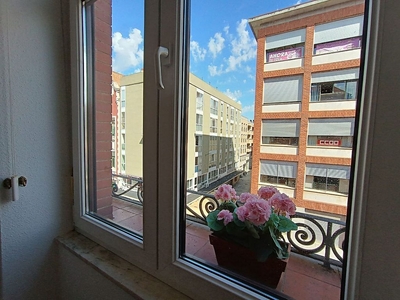 Alquiler de piso en calle Felipe Prieto de 3 habitaciones con calefacción y ascensor