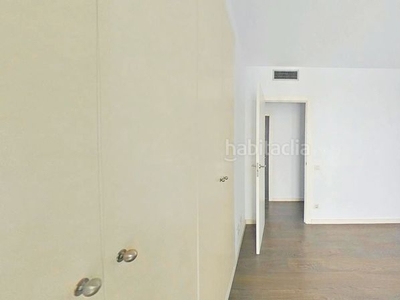 Alquiler piso con 2 habitaciones con ascensor y calefacción en Barcelona