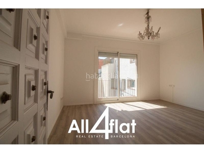 Alquiler piso en sant gervasi, 4 dormitorios y 2 baños con balcón en Barcelona