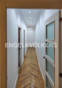 Alquiler piso magnífico apartamento con tres dormitorios en Madrid