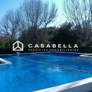 Apartamento casabella inmobiliaria vende apartamento frente al mar , alto, luminoso, de 4 habitaciones y 2 baños.
zona comunitaria con piscina. en Valencia