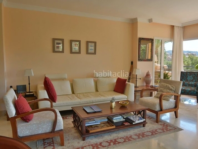 Apartamento en calle elviria 13 piso de tres dormitorios en venta en las terrazas de santa maria golf-elviria- en Marbella