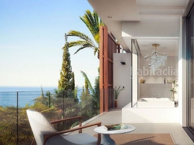 Casa adosada con 4 habitaciones con parking, piscina, aire acondicionado, jardín y vistas al mar en Marbella