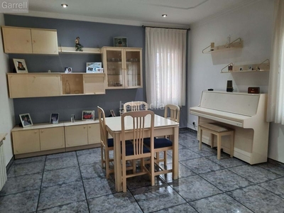 Casa con 3 habitaciones con parking, calefacción y aire acondicionado en Caldes de Montbui